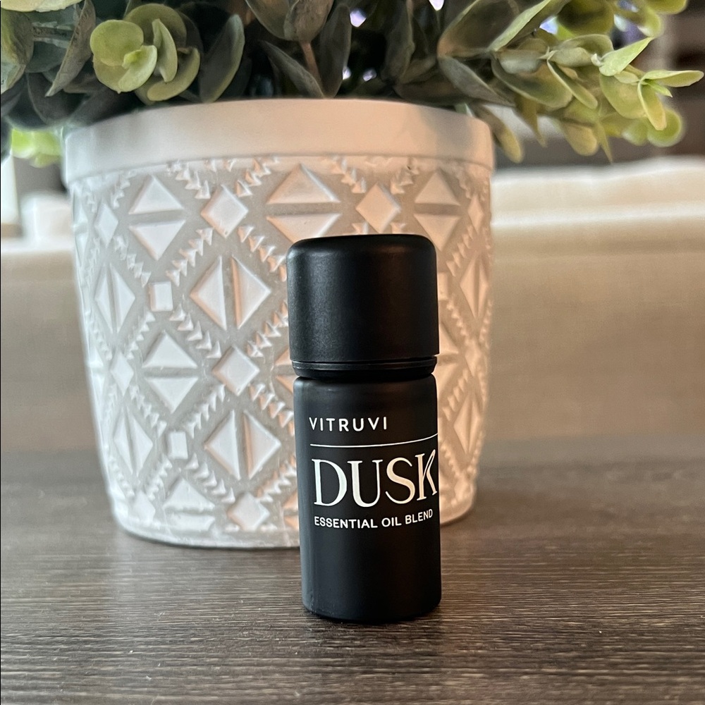 Vitruvi Dusk Essential Oil Blend - 5ml/.17 oz